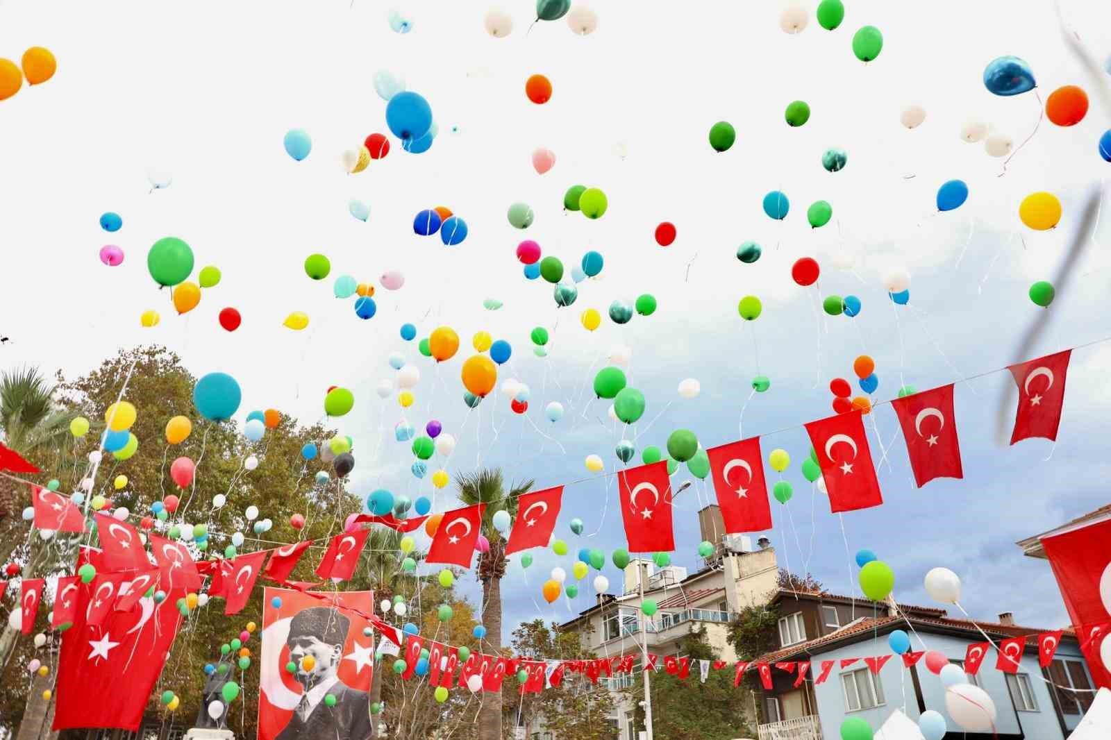 Lösemiyi yenen 11 yaşındaki Ali Demir için binlerce balon göğe yükseldi