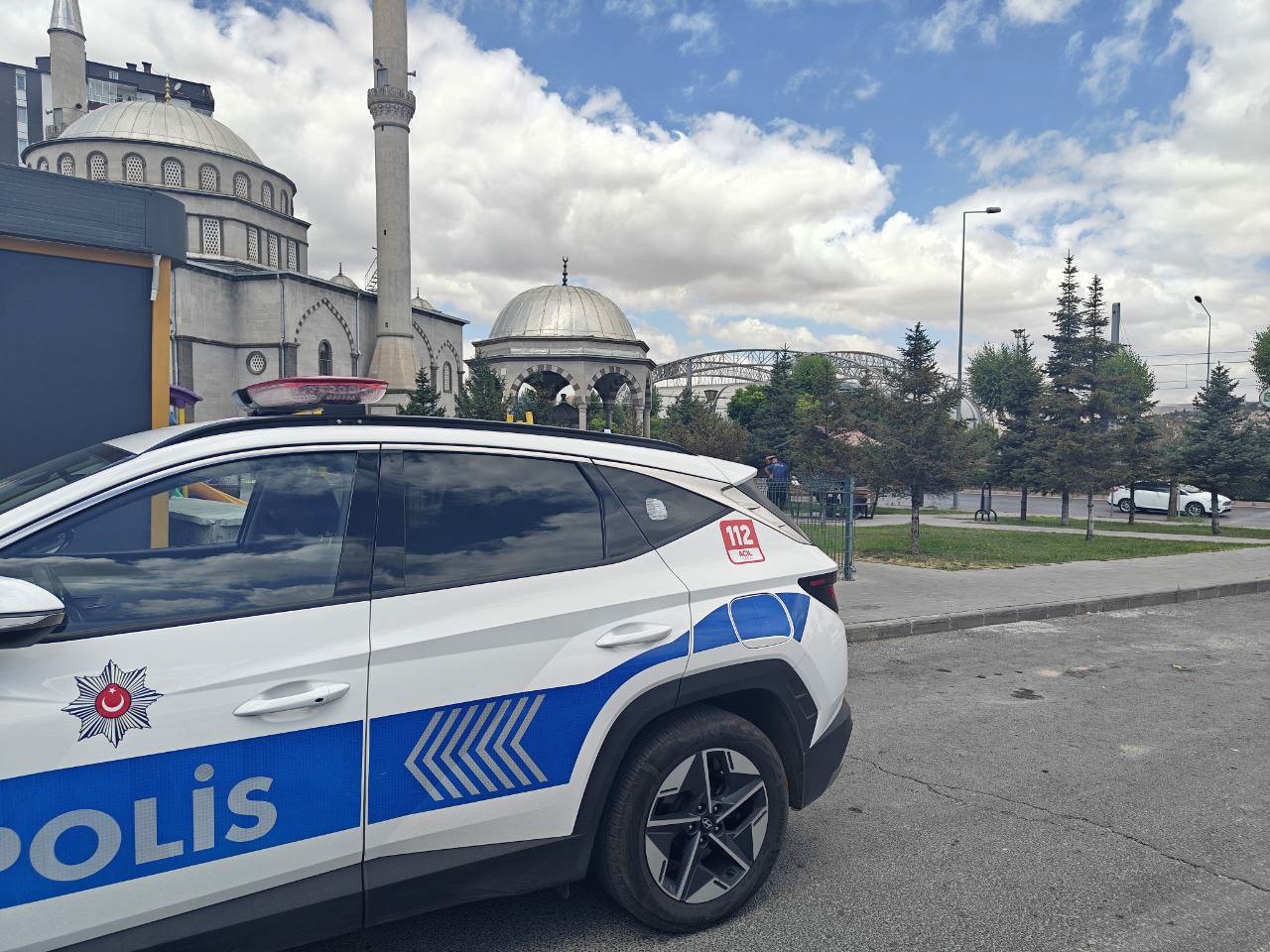 Cami tuvaletinde bıçaklı kavga: 1 ağır yaralı