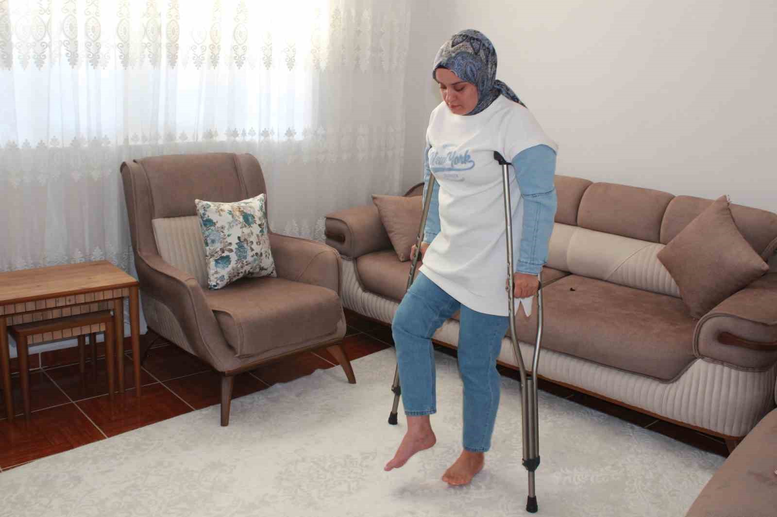 Diz ağrısıyla gittiği Dicle Üniversitesi Tıp Fakültesi Hastanesinde geçirdiği ameliyatla sakat kaldı