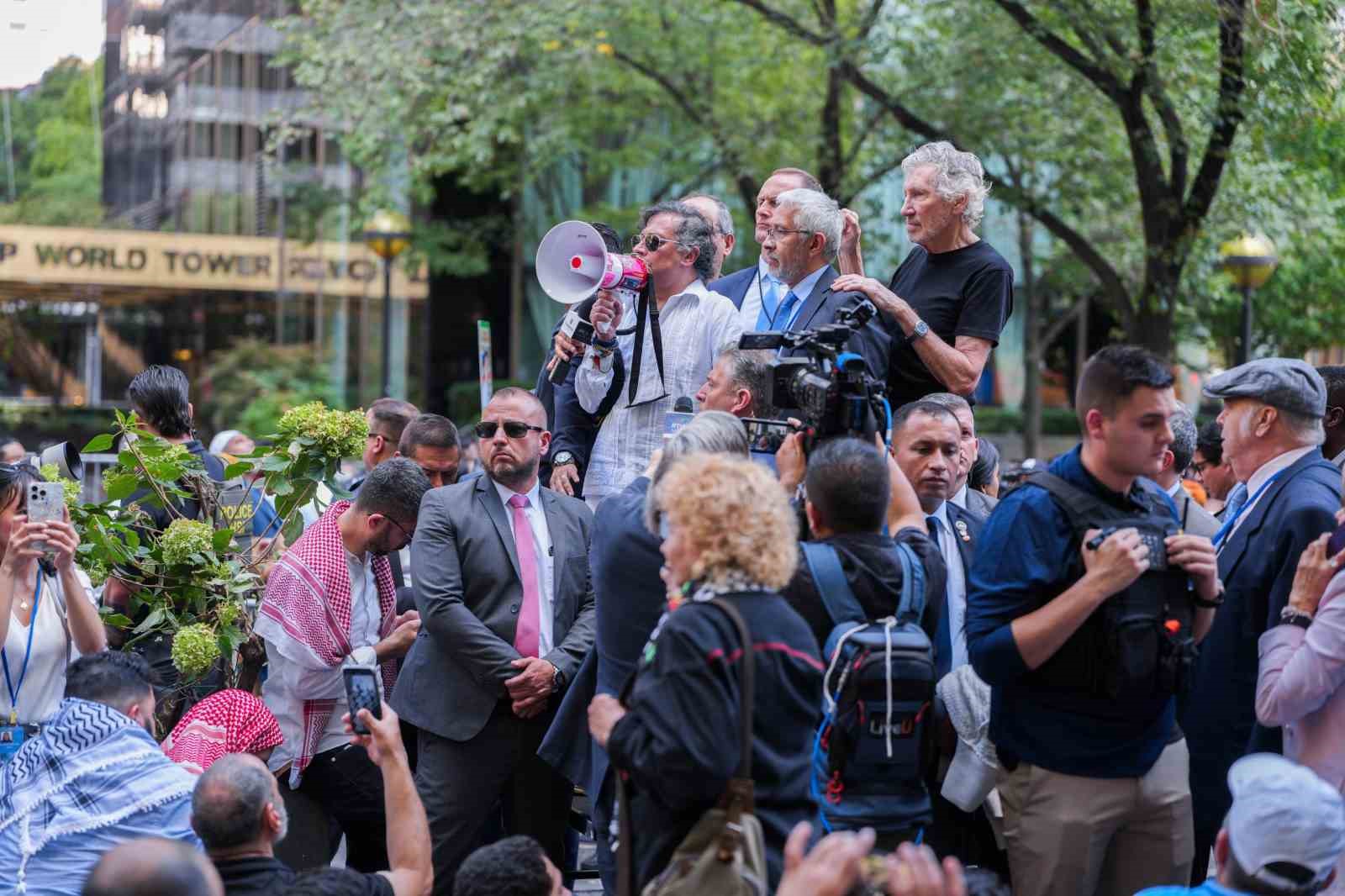 Kolombiya Devlet Başkanı Petro’dan ABD askerine: