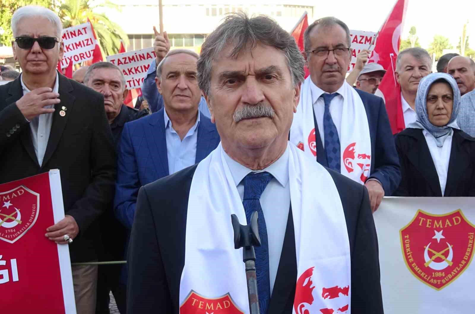 Emekli astsubaylardan yürüyüş ve basın açıklaması