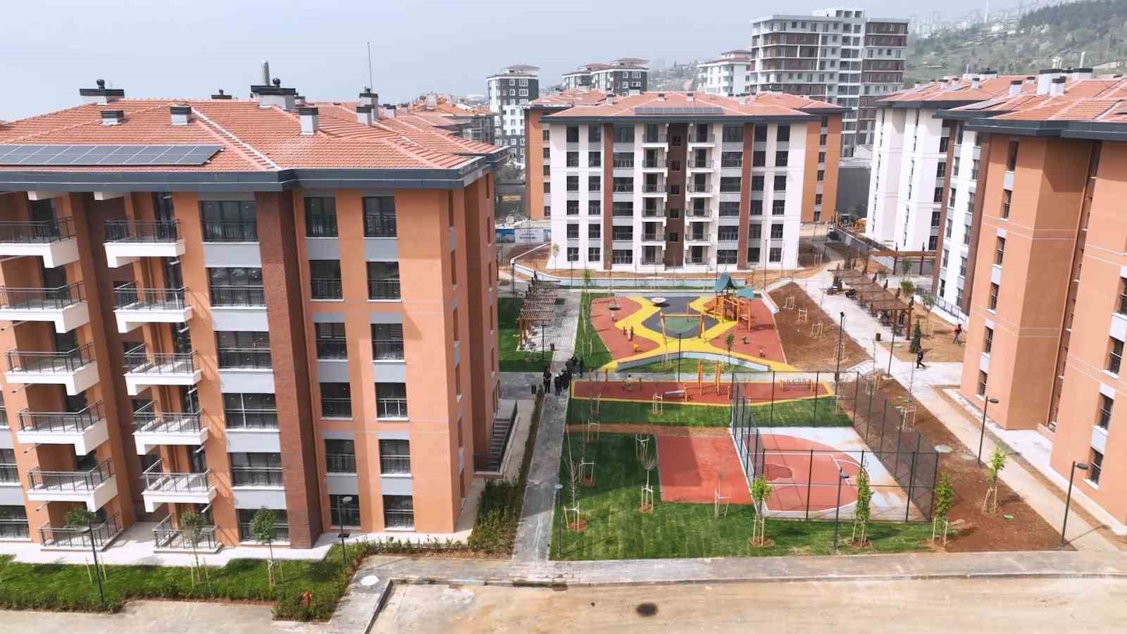 Depremin simgesi Ebrar Sitesi’nde yeni hayat başladı: 678 konut ve 99 iş yeri tamamlandı