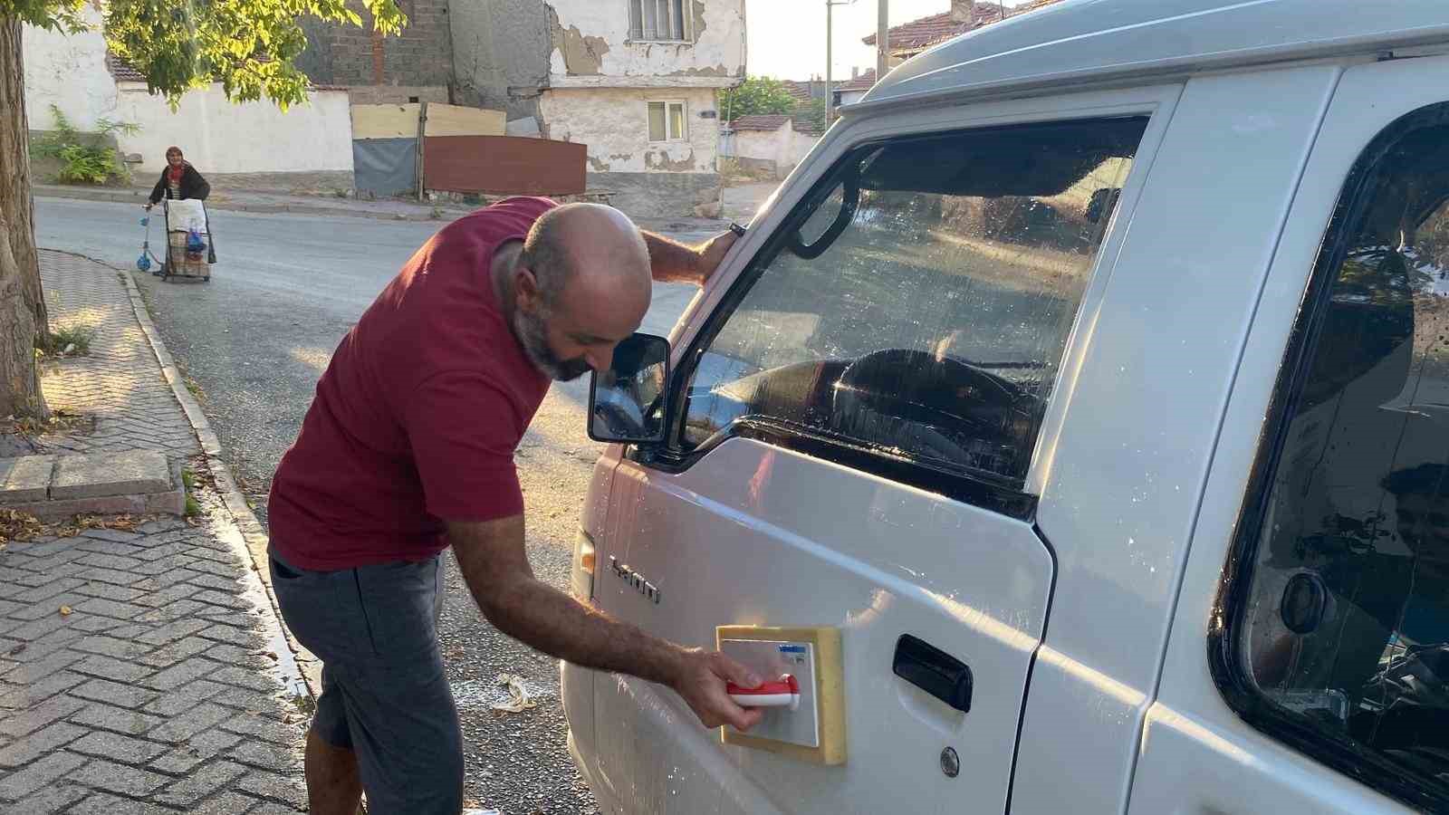 (ÖZEL) Halka açık çeşmelerde vatandaş yoğunluğu