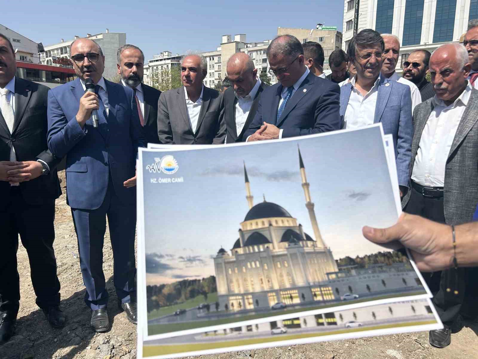 Van Valisi Balcı, Hazreti Ömer Camii inşaatını inceledi