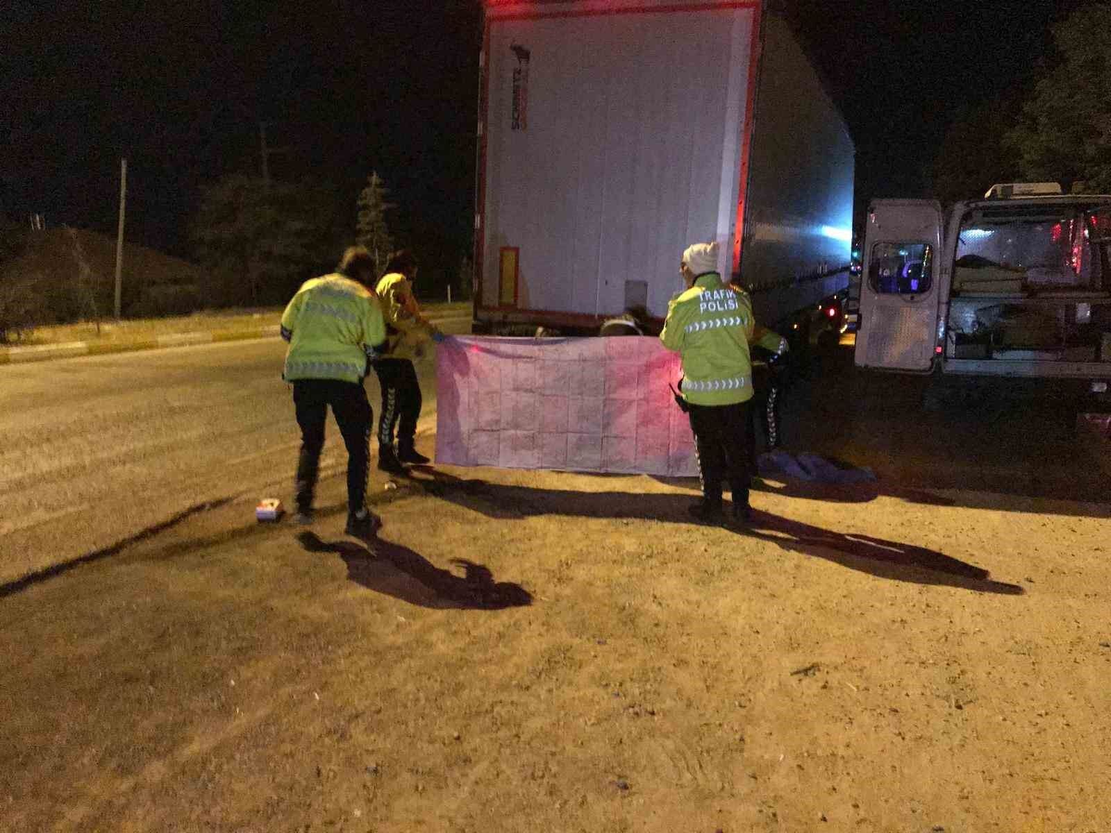 Tırın çarptığı genç hayatını kaybetti