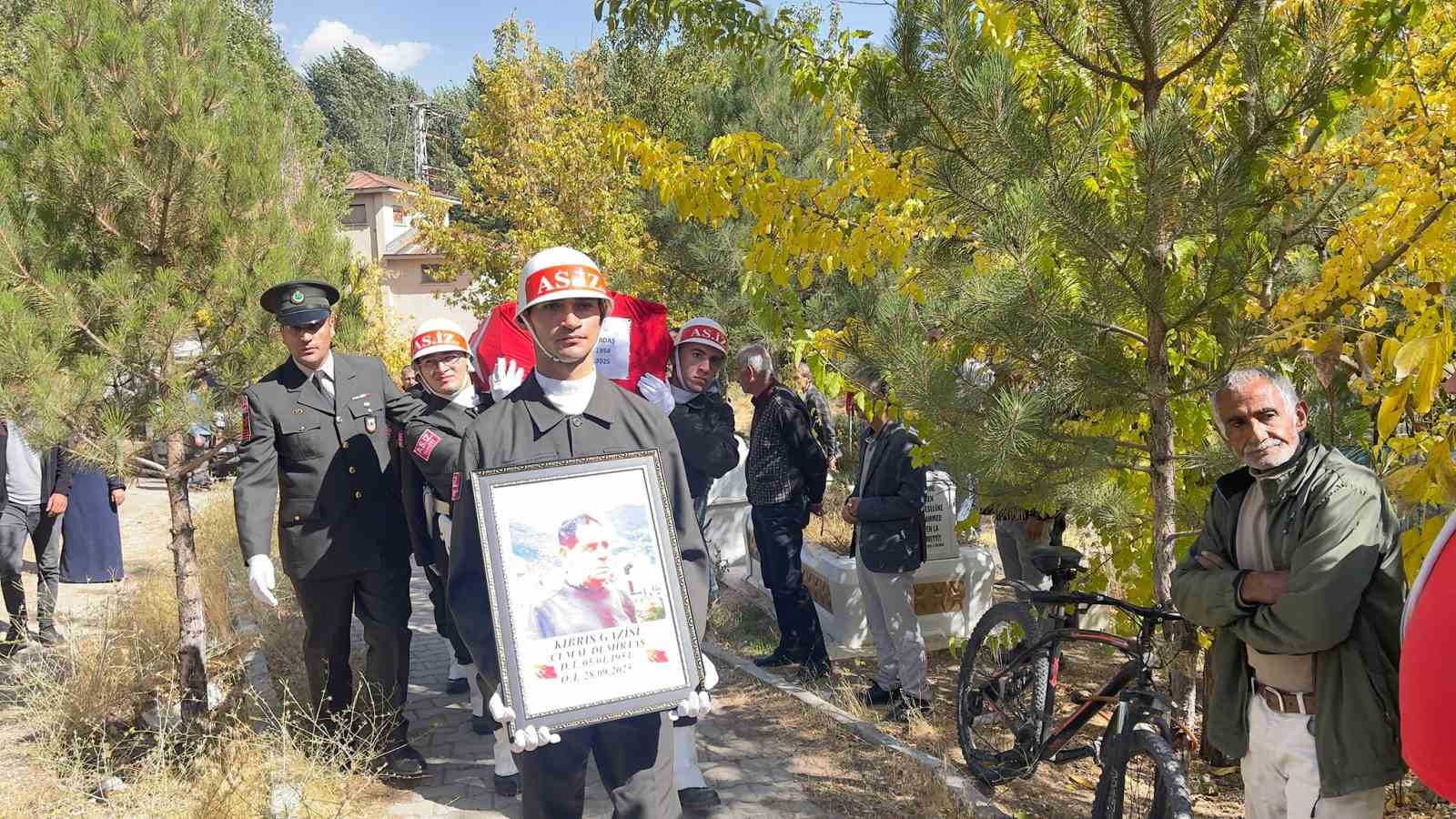 Van’da Kıbrıs gazisi son yolculuğuna uğurlandı