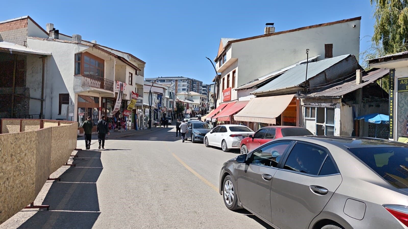 Aşkale’de 4.4 büyüklüğünde deprem paniğe neden oldu