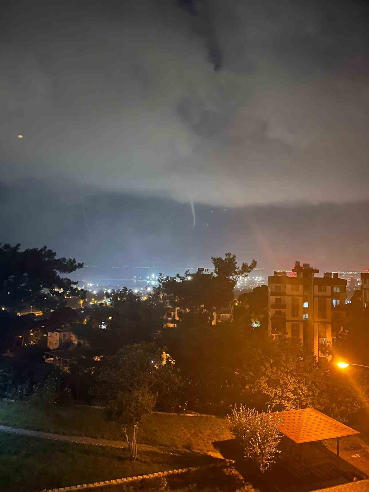 Hatay’da denizde çıkan hortum kameraya yansıdı