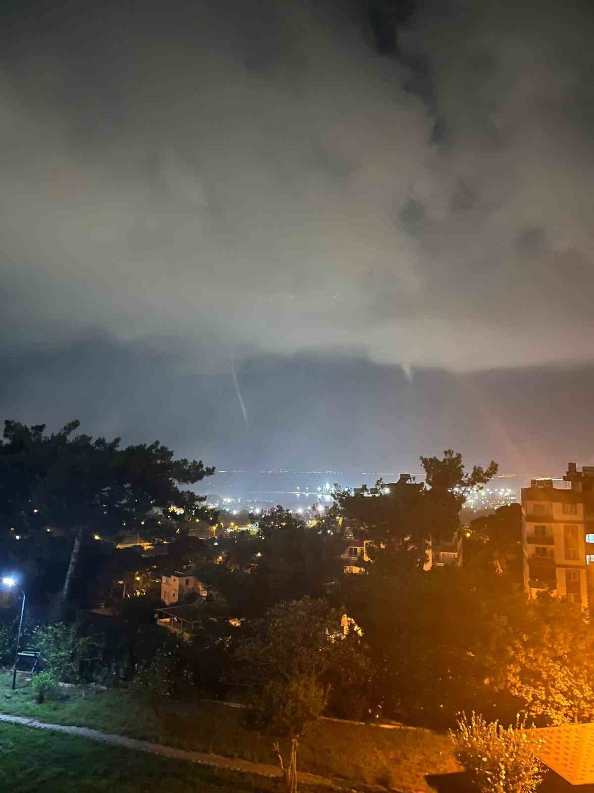 Hatay’da denizde çıkan hortum kameraya yansıdı