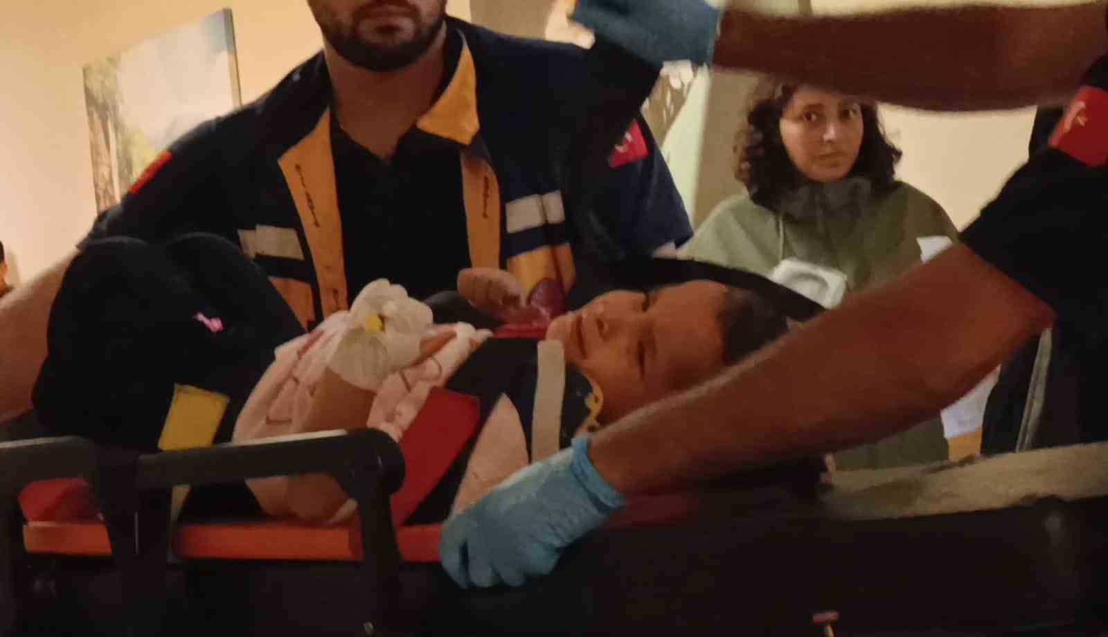 Bursa’da balkondan düşen 2 yaşındaki çocuk yaralandı