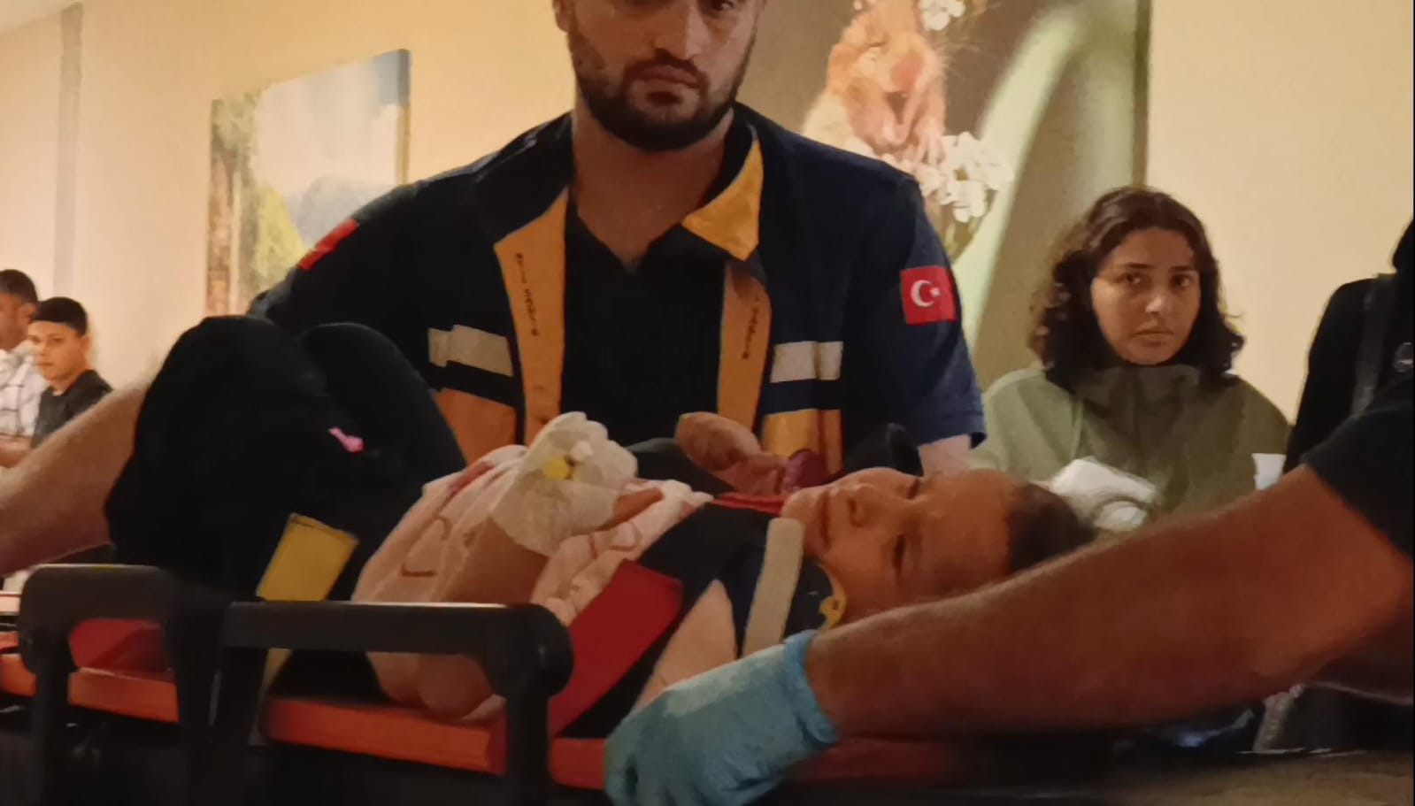 Bursa’da balkondan düşen 2 yaşındaki çocuk yaralandı