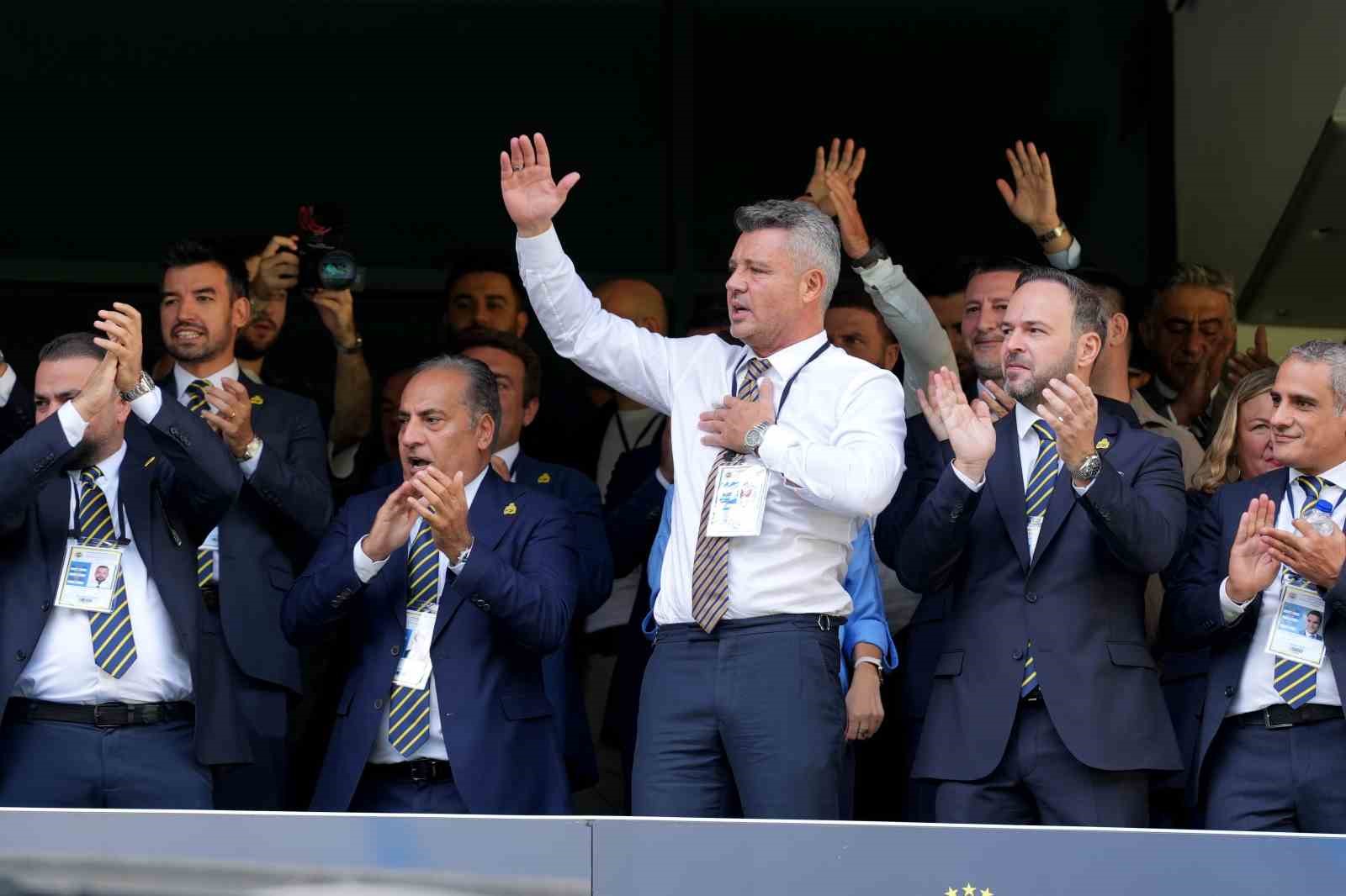 Sadettin Saran’a yoğun ilgi