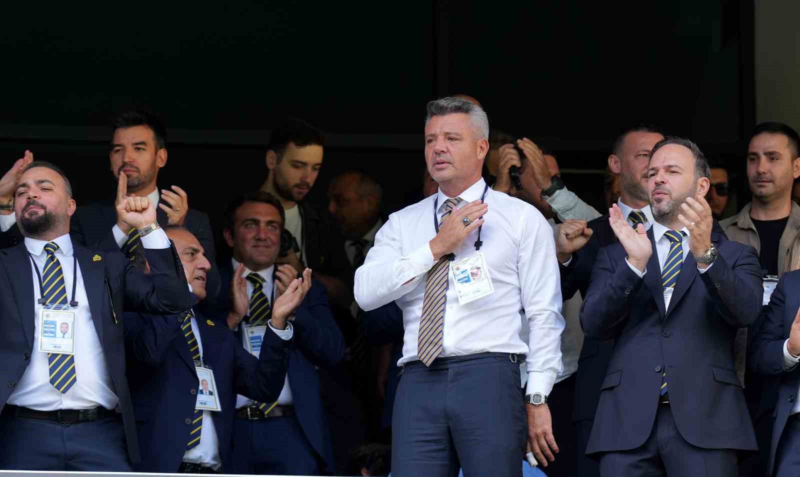 Sadettin Saran’a yoğun ilgi