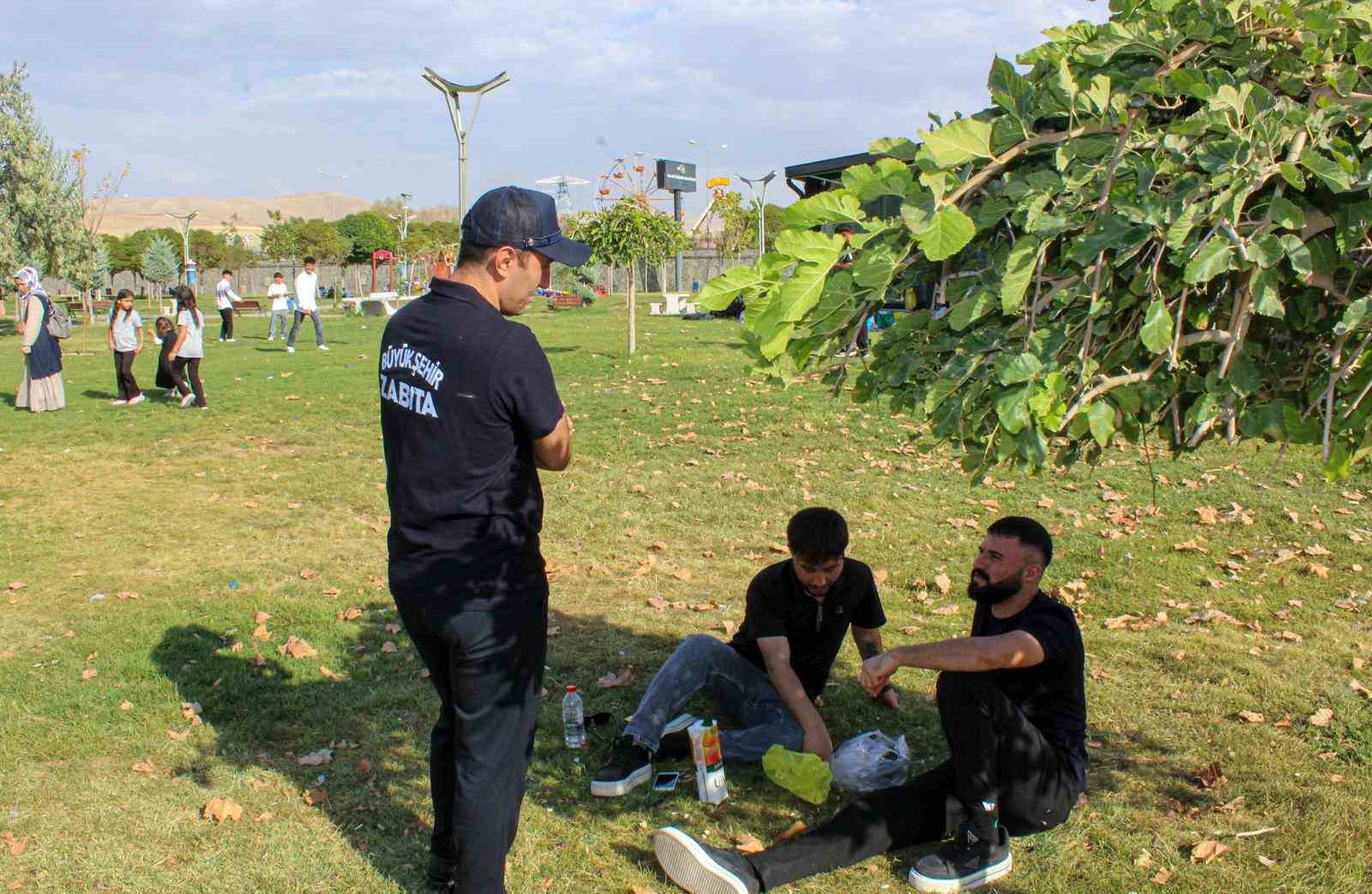 Zabıta ekiplerinden hafta sonu piknikçilerine çöp denetimi