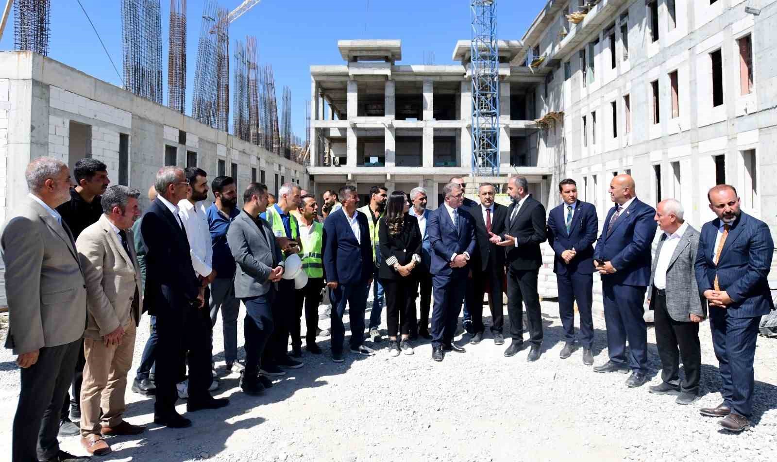 Van YYÜ’de sağlık ve eğitim yatırımlarında büyük hamle