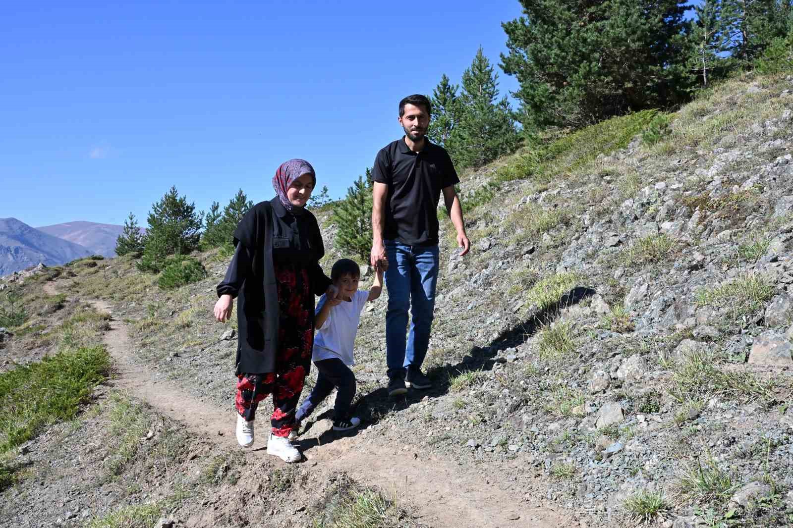 Gümüşhane’de genç muhtarın Türkiye’ye ilham veren başarı hikayesi