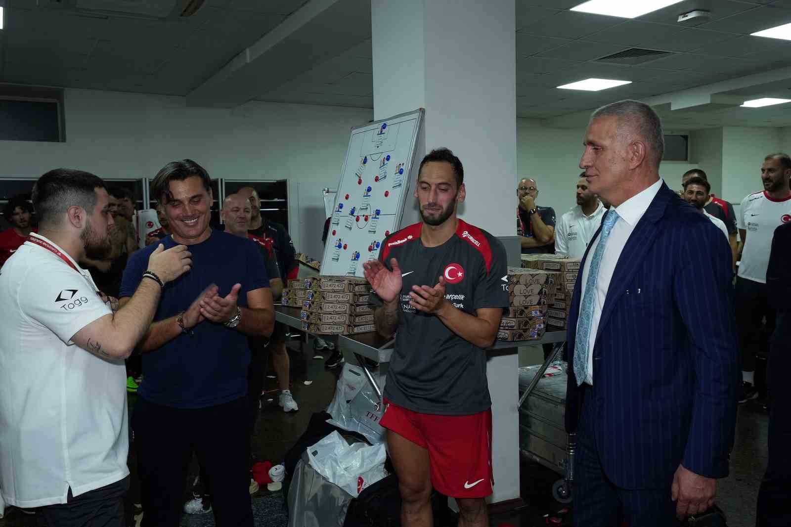 Cumhurbaşkanı Erdoğan’dan A Milli Futbol Takımı’na tebrik telefonu