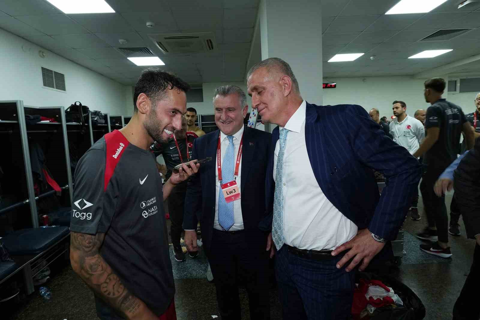 Cumhurbaşkanı Erdoğan’dan A Milli Futbol Takımı’na tebrik telefonu