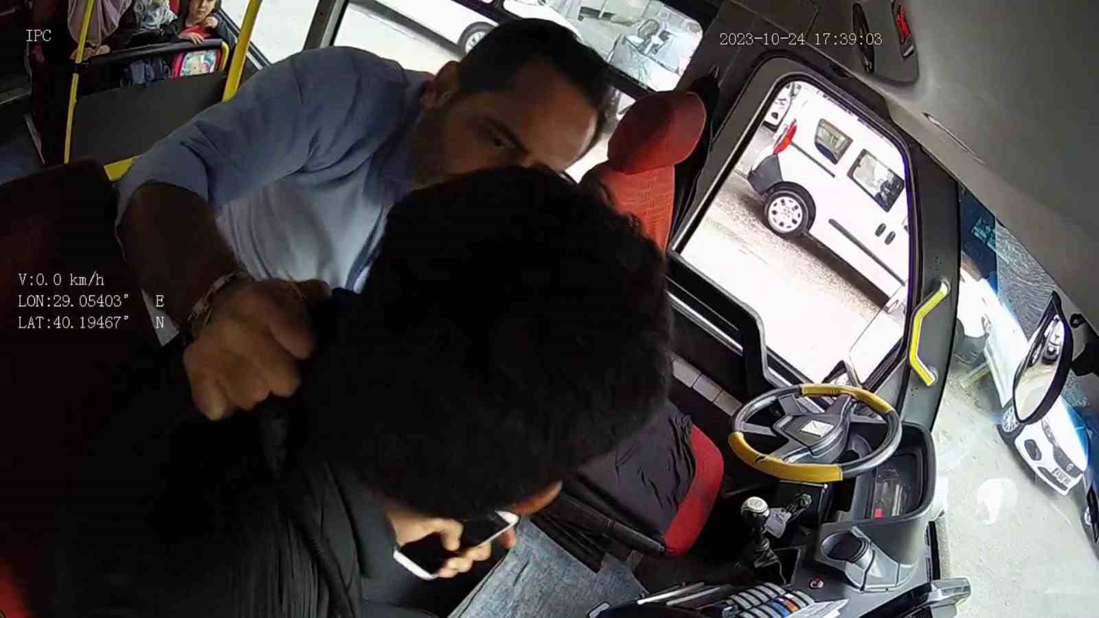 Engelli bireyi önce otobüsten indirdi, sonra darp etmeye çalıştı