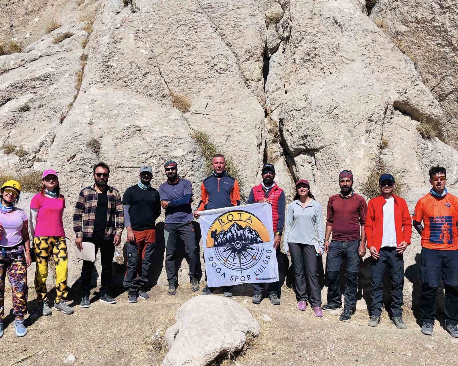 Van’da sporculara kaya tırmanışı eğitimi verildi