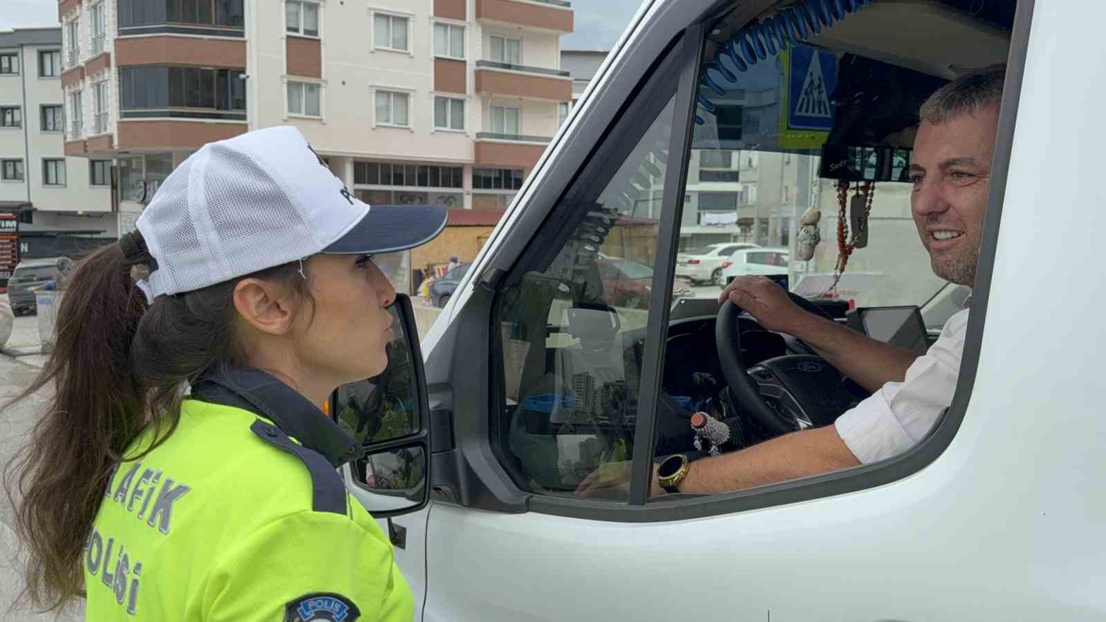 Samsun’da polisten okul çevrelerinde sıkı denetim