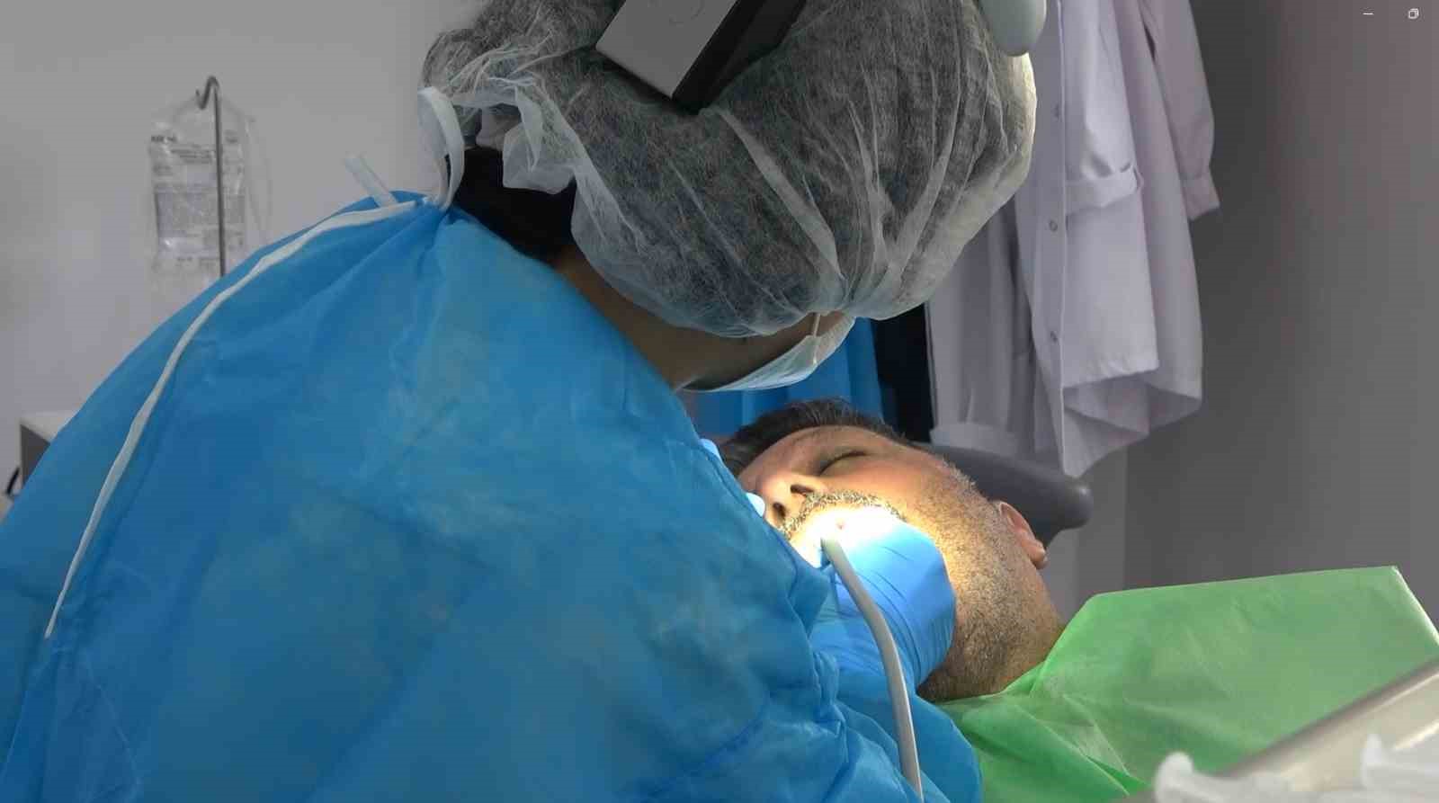 Geleceğin diş hekimleri yapay zeka destekli eğitimle yetişiyor