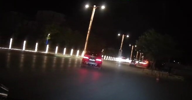 Elazığ’da drift atan araç kameralara yansıdı