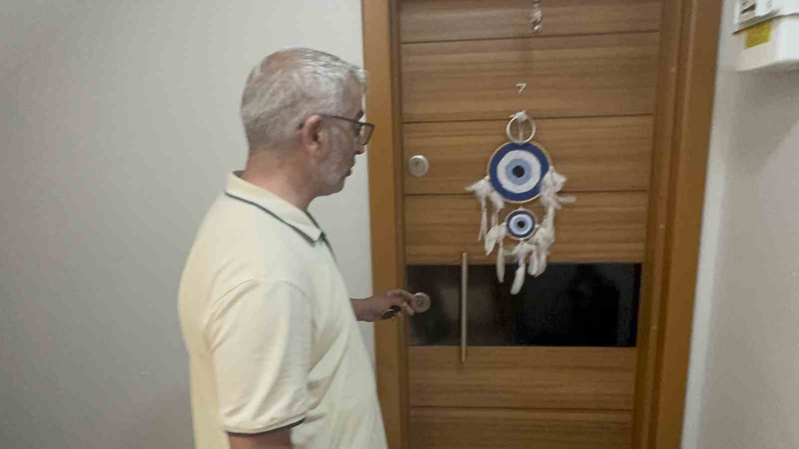 Terlik takasıyla hırsızlık: Eskiyi bıraktı, yeniyi götürdü