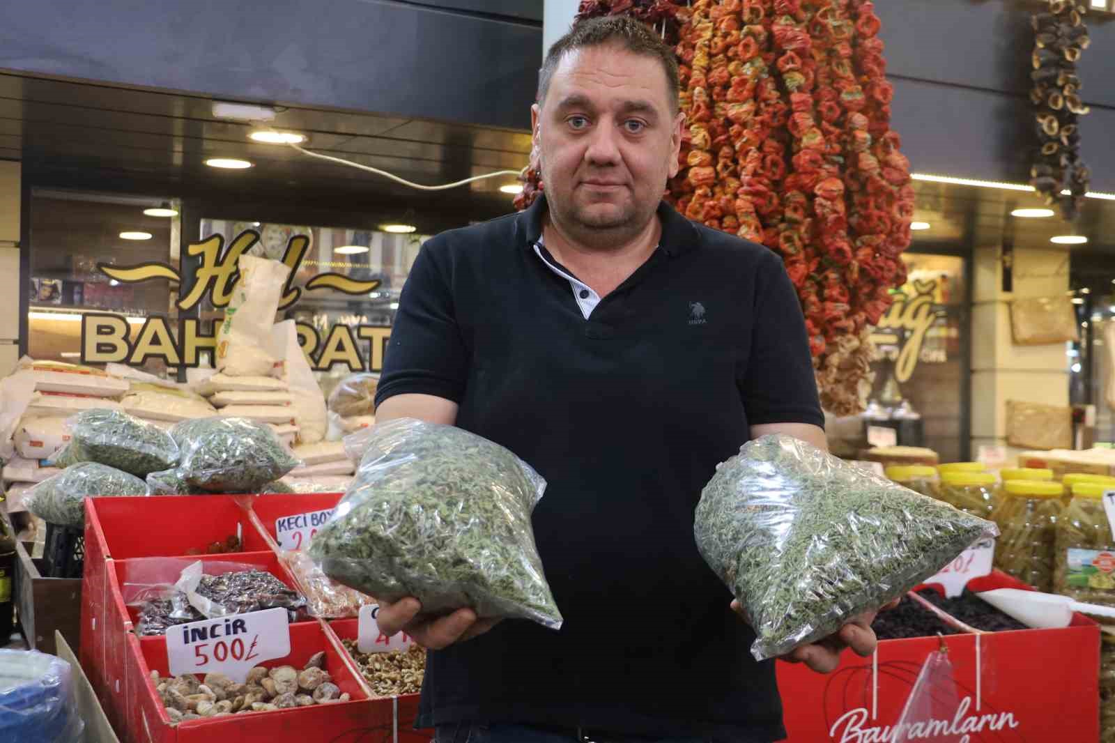 Kurusunun 100 gramı ile bir öğünlük yemek pişiyor