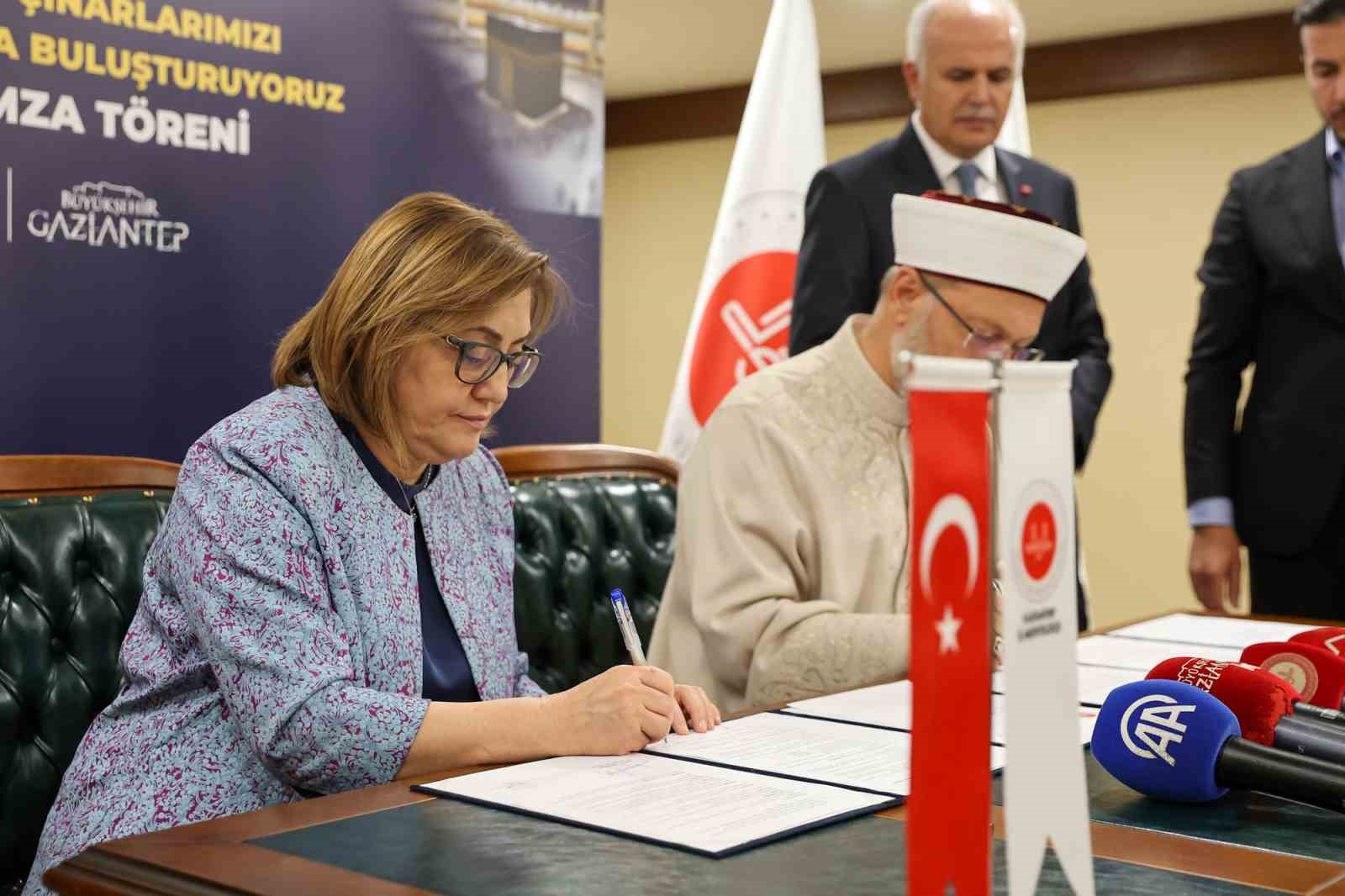 15 bin başvurunun yapıldığı Umre ziyareti projesinin ilk talihlileri belli oldu