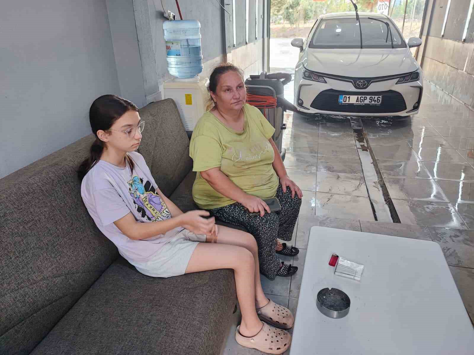 Evi yanan anne-kız oto yıkamacıda yaşamaya başladı