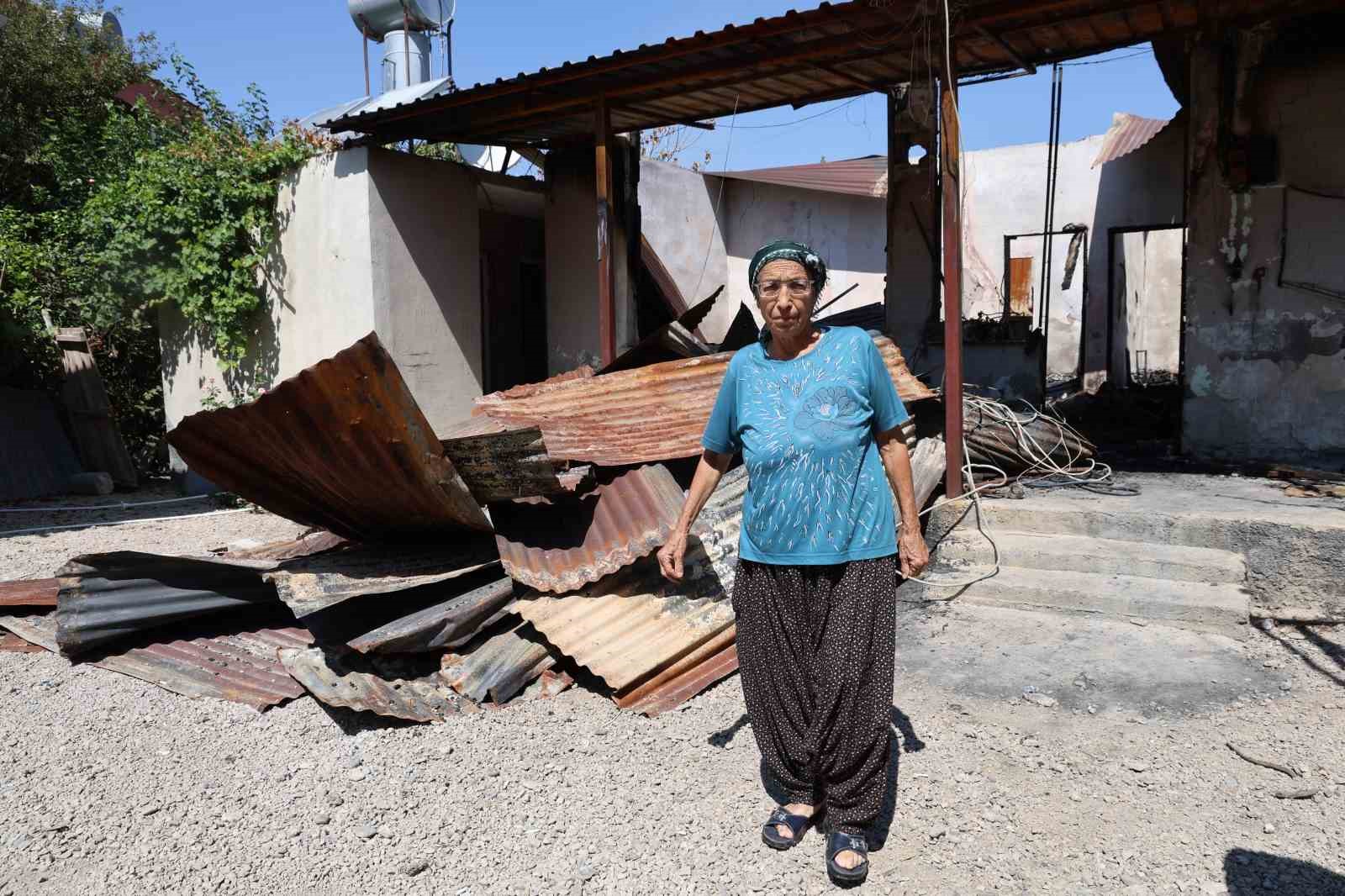 Yangında çocukları kurtardılar, 37 yıllık emek kül oldu