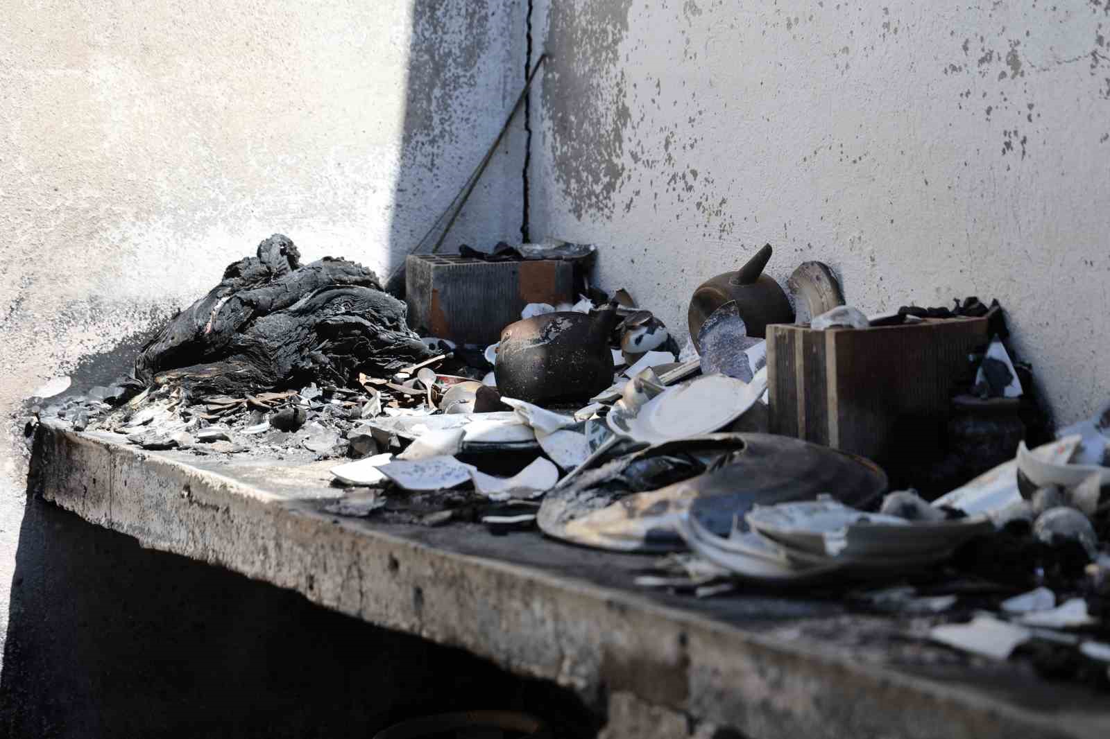 Yangında çocukları kurtardılar, 37 yıllık emek kül oldu