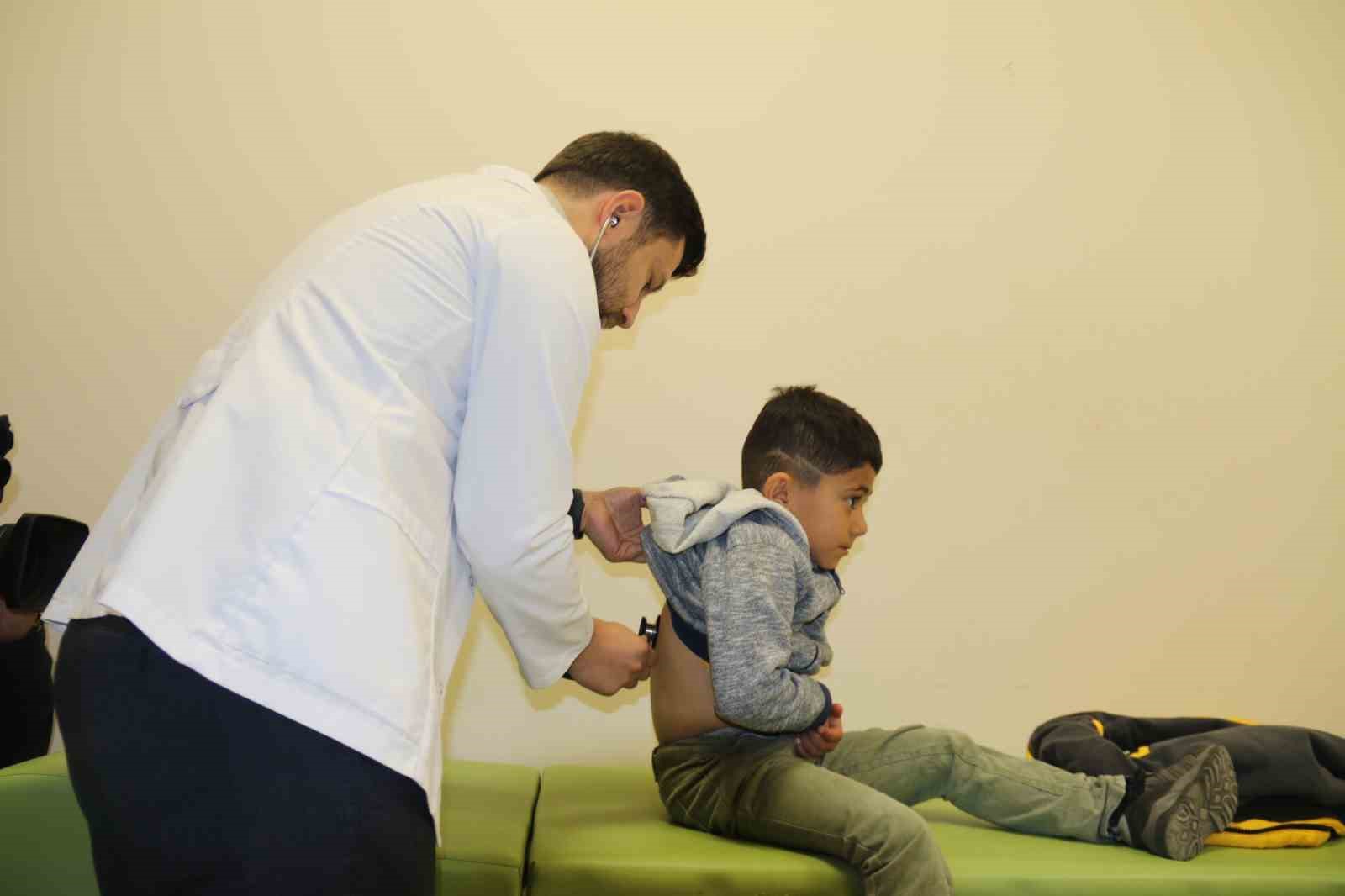 Sokakta dilenen ve okula gitmeyen 176 çocuk eğitime kazandırıldı