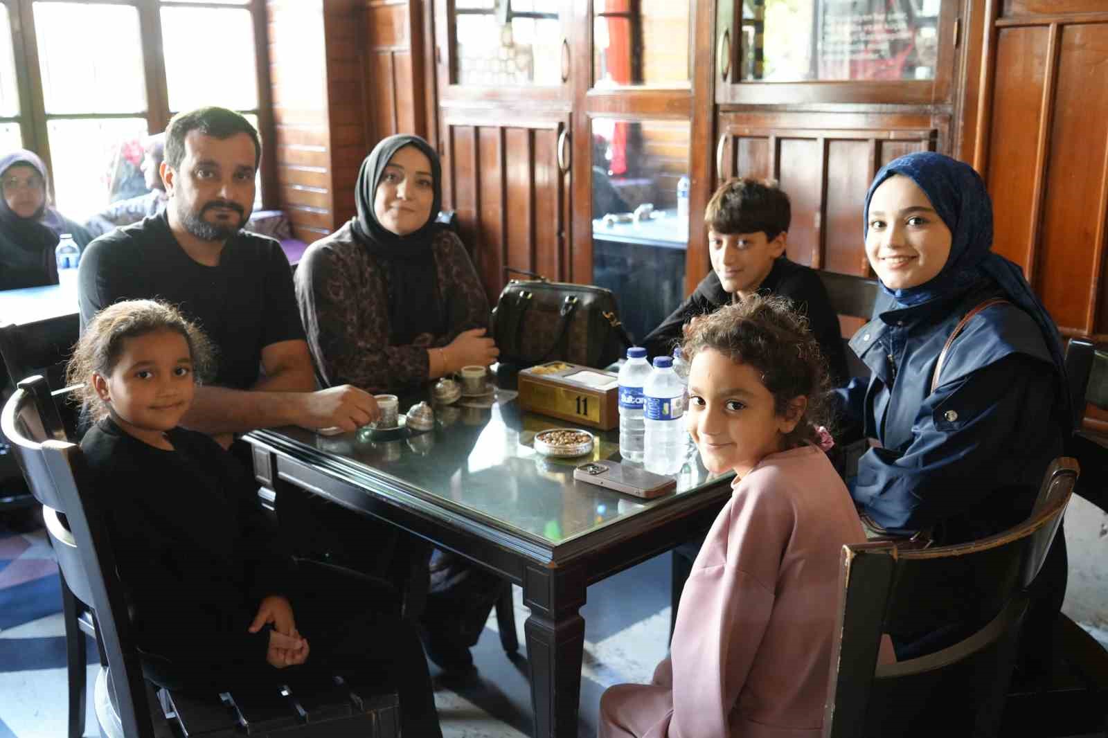 Gaziantep’in köklü lezzetlerinden menengiç kahvesi yoğun ilgi görüyor