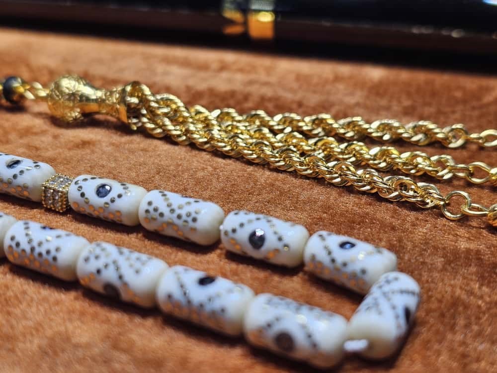 Elazığ’da yapımı tam 3 ay sürdü: Pırlanta işlemeli tespih görücüye çıktı