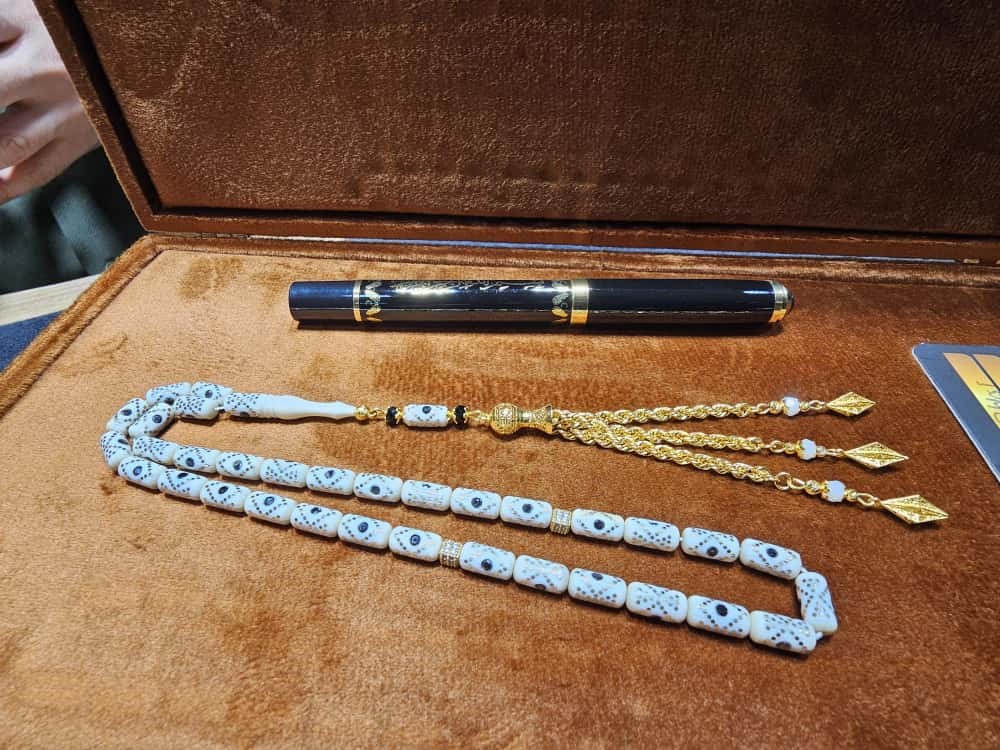 Elazığ’da yapımı tam 3 ay sürdü: Pırlanta işlemeli tespih görücüye çıktı