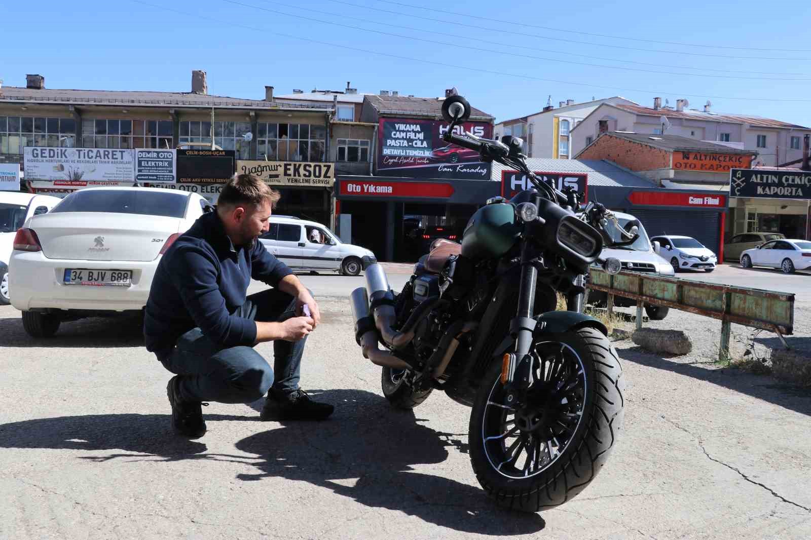 Bir hevesle sıfır kilometre motosiklet aldı, başına gelmeyen kalmadı