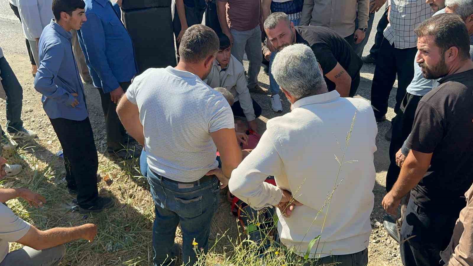 Yaralıları taşıyan ambulans ile otomobil çarpıştı: 8 yaralı