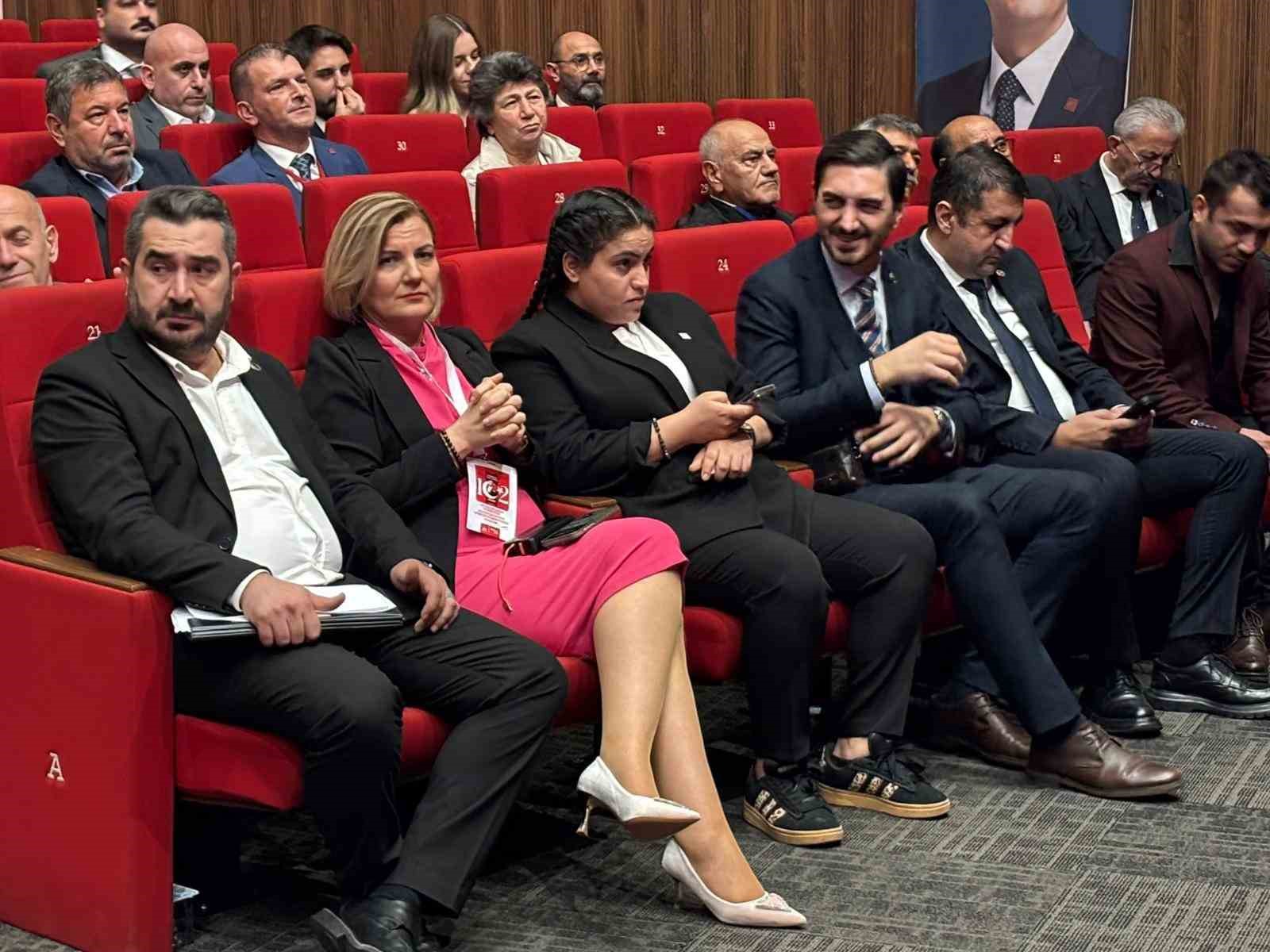 CHP kongresinde basın mensuplarına saldırı