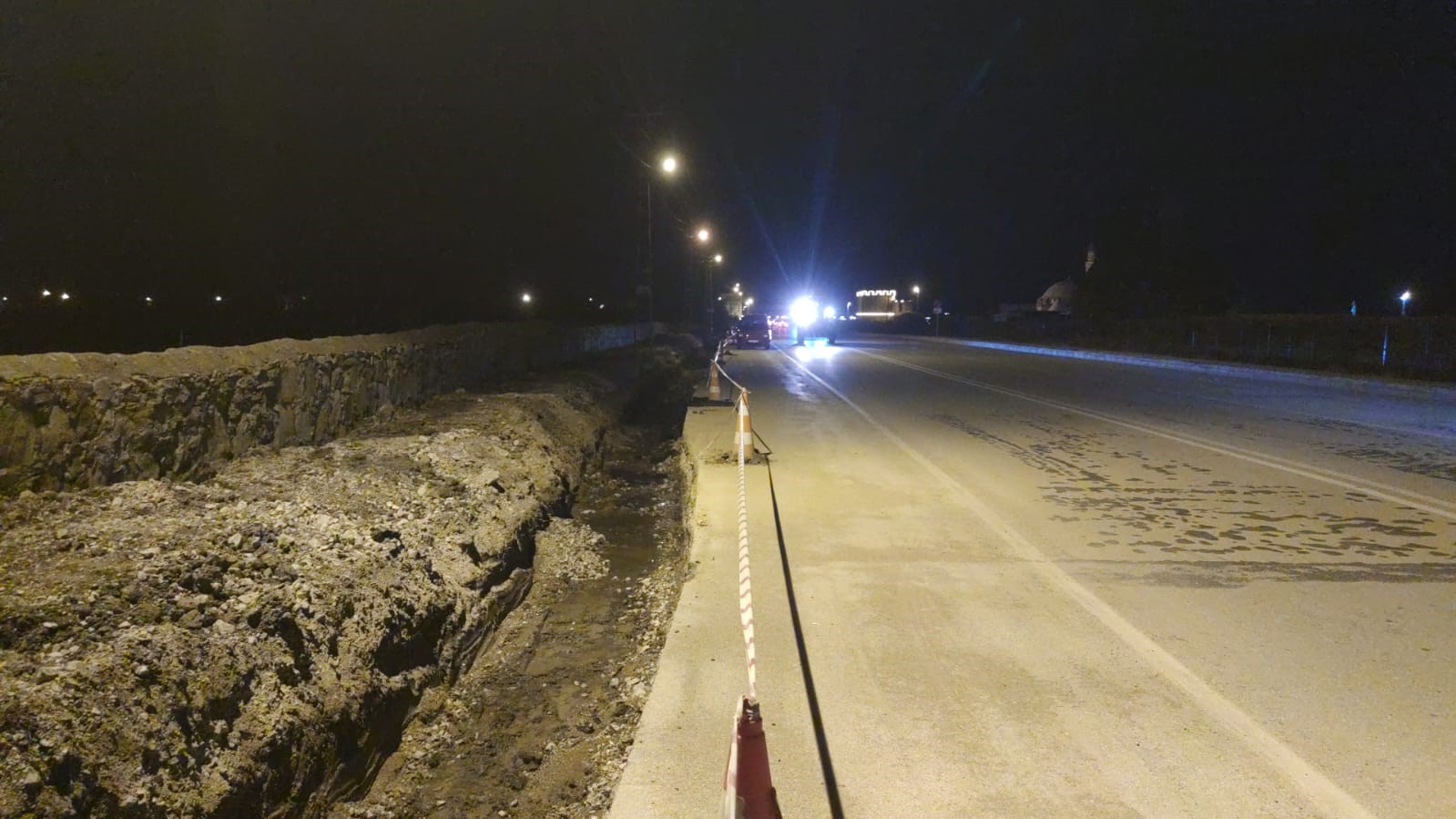 Bozulan yollar iki aydır onarılmayı bekliyor