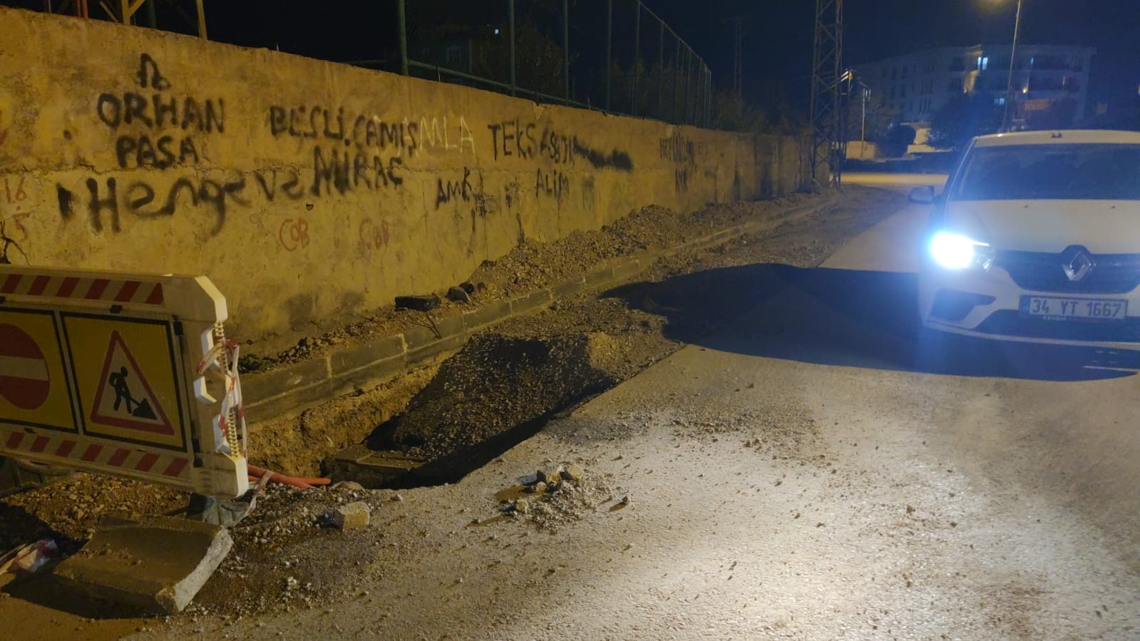 Bozulan yollar iki aydır onarılmayı bekliyor