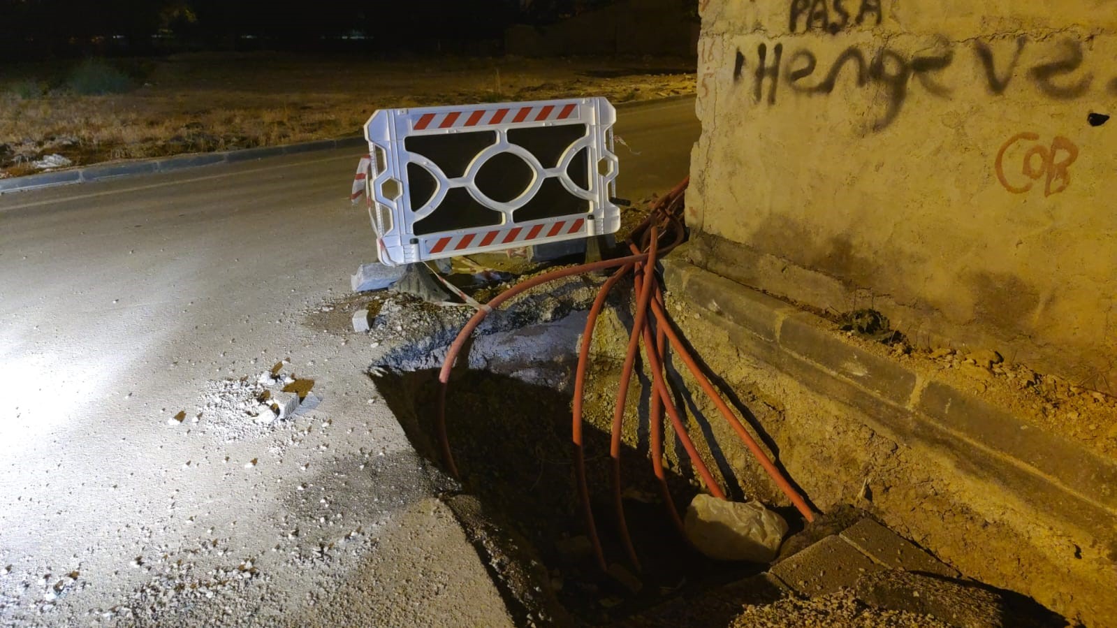 Bozulan yollar iki aydır onarılmayı bekliyor