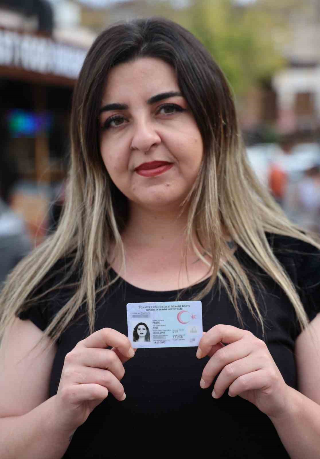 Yaşarken öldü dedikleri genç kadın, 34 yıl sonra gerçek kimliğine kavuştu