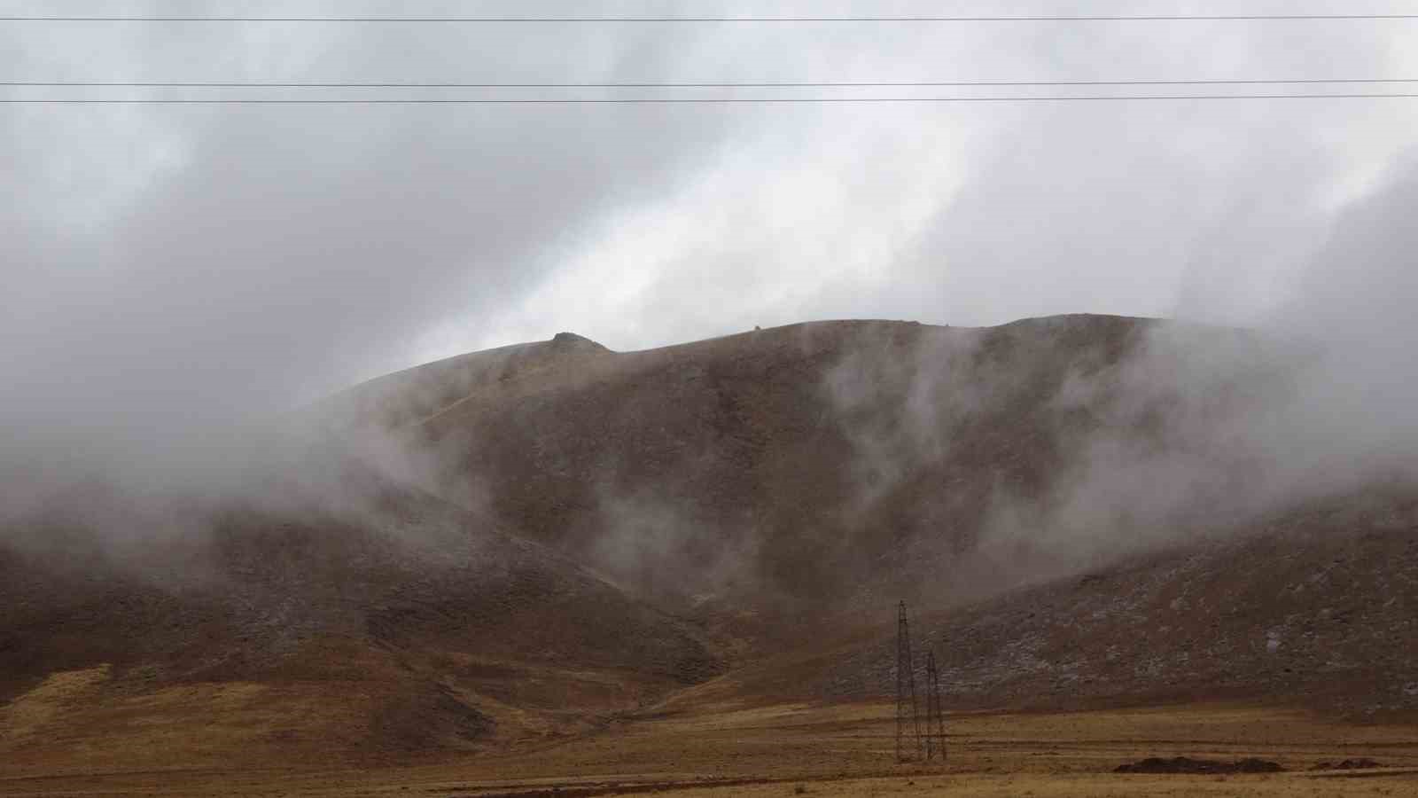 Van’ı çevreleyen dağların zirvesi beyaza büründü