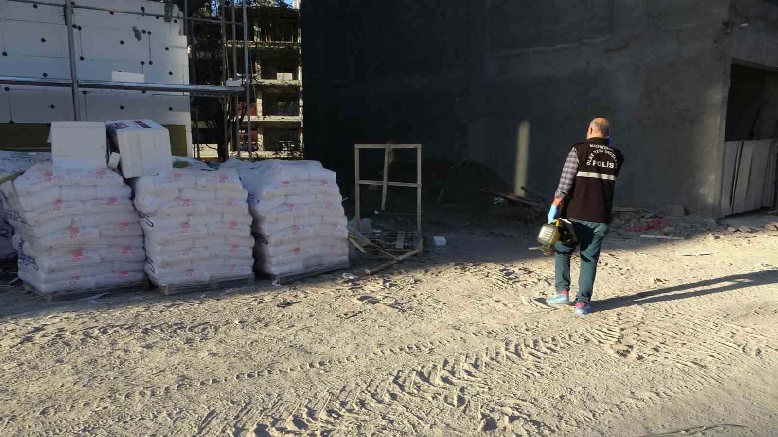 İnşaatta asansör boşluğuna düşen işçi yaralandı