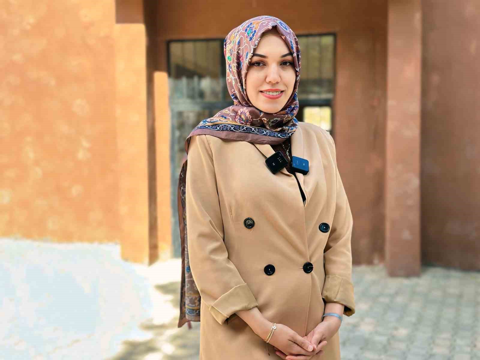 İki öğretmen binlerce kilometre yol kat ederek sınırdaki çocuklara yardım ulaştırdı