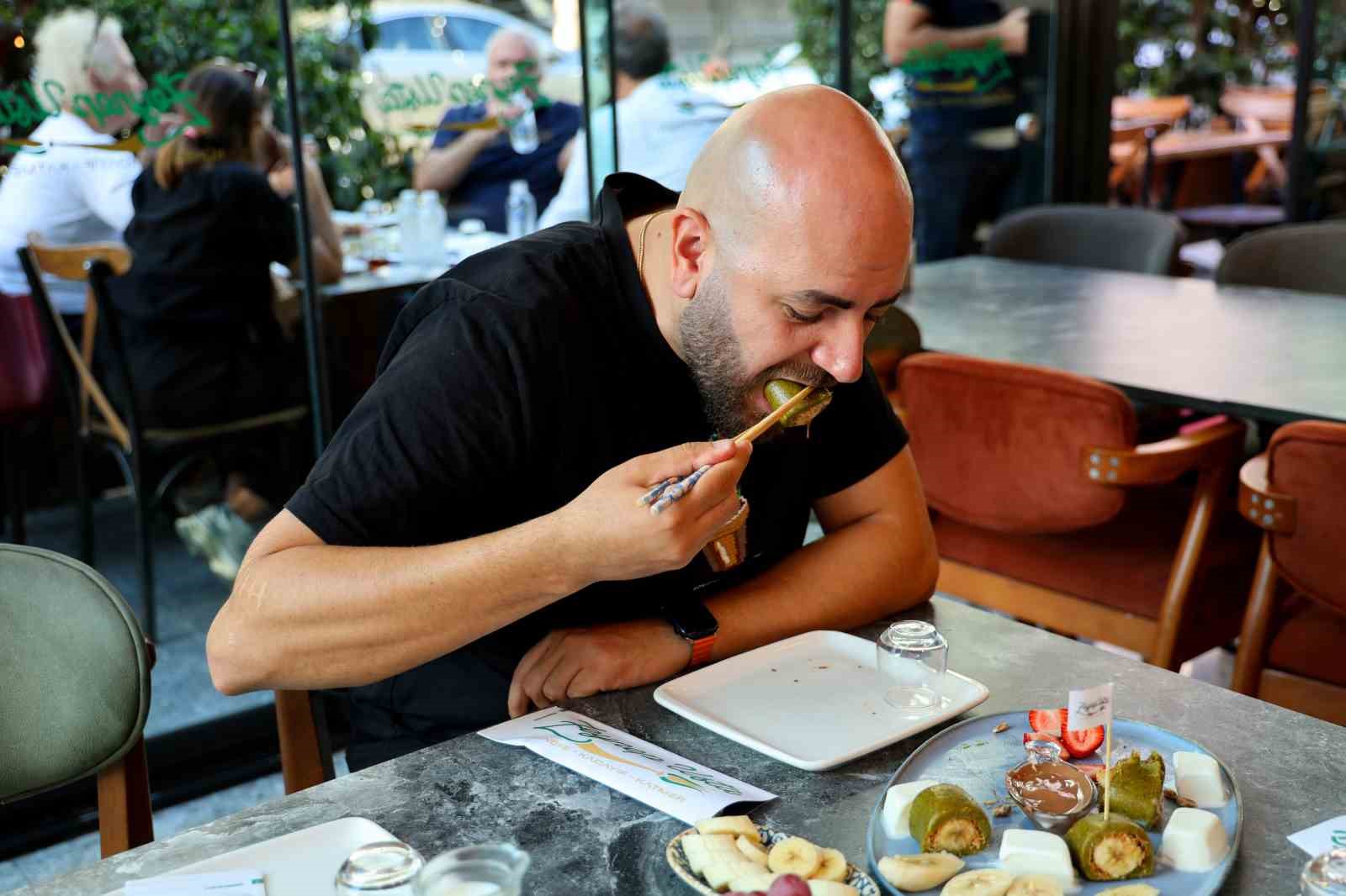 Uzak Doğu’dan gelen müşterilerinden esinlendi, ’Sushi Kadayıf’ yaptı