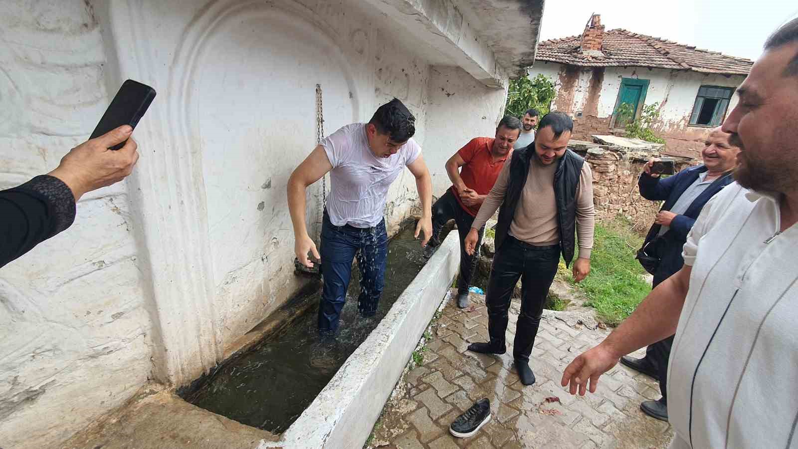 Düğüne geç kalana sulu ceza