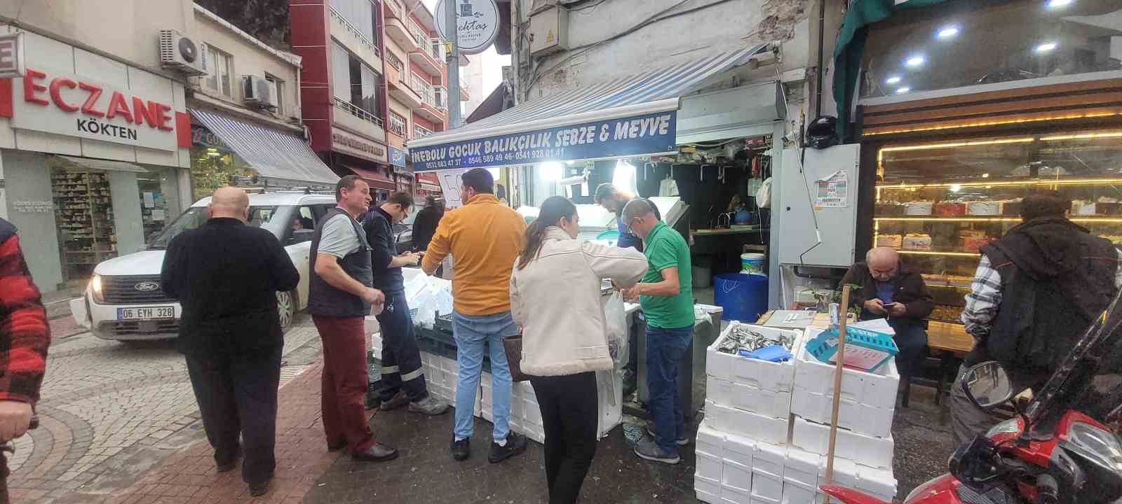 Karadeniz hamsisi tezgahları doldurdu: Kilosu 50 lira